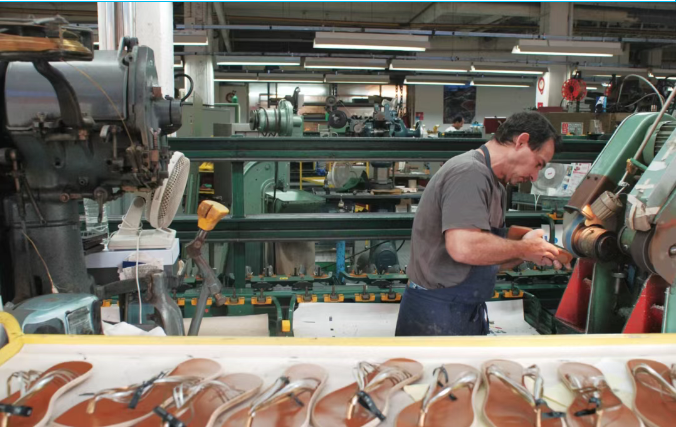 知名鞋業品牌（pái）被接管，員（yuán）工陷入困境！